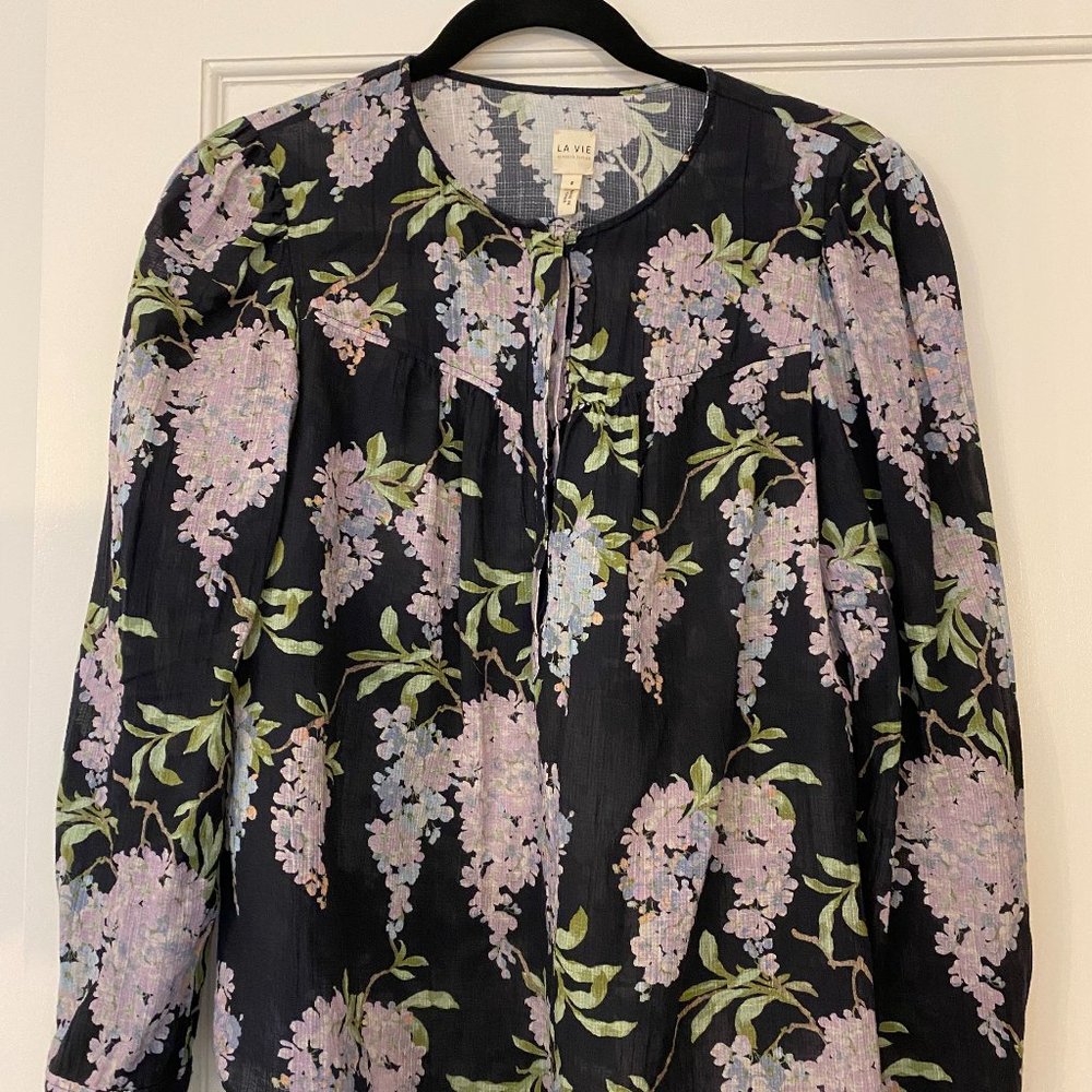 LA VIE Black Crocus Floral Blouse